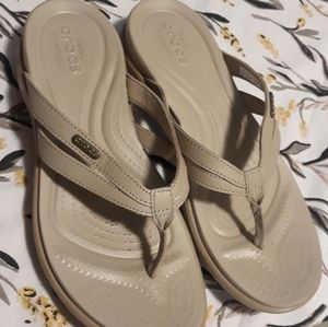 Crocs sandals, size 8, Tan